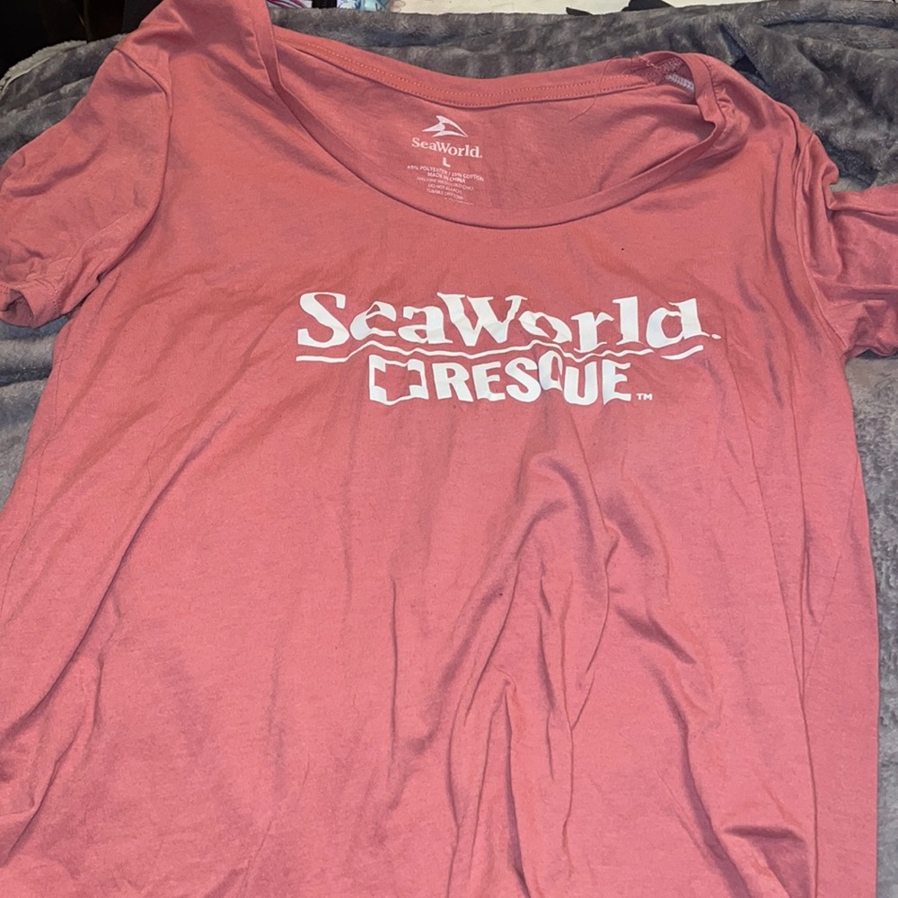 Sea world T-shirt